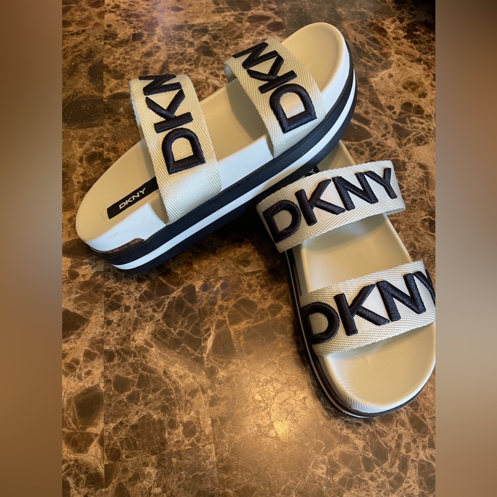 DKNY Women's Logo Double Strap Flat Platform Sandal Heeled Sandals